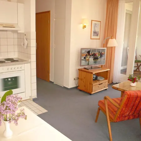Haus Seeschwalbe Ferienwohnungen Goehren  Exterior photo